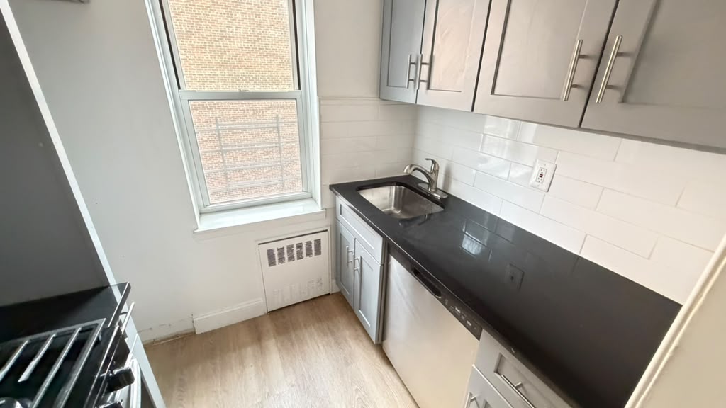 Apartment 118th Street  Queens, NY 11415, MLS-RD5734-4