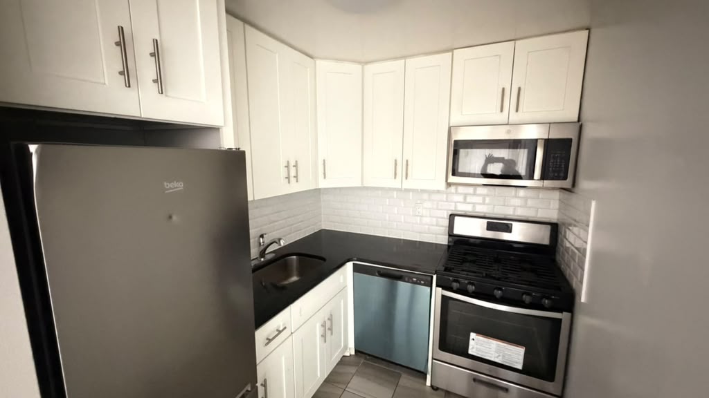 Apartment 34th Avenue  Queens, NY 11354, MLS-RD5735-2