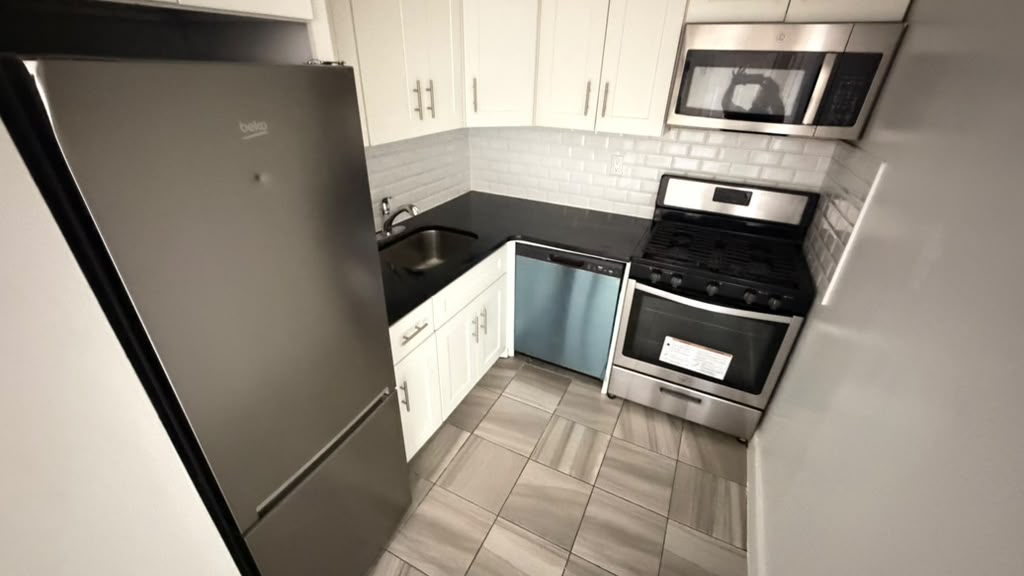 Apartment 34th Avenue  Queens, NY 11354, MLS-RD5735-3