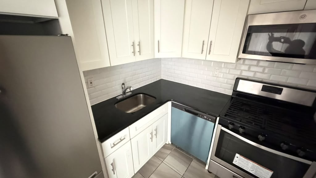 Apartment 34th Avenue  Queens, NY 11354, MLS-RD5735-5