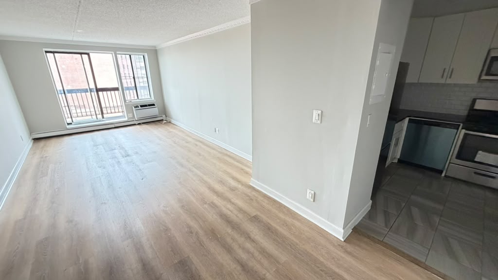 Apartment 34th Avenue  Queens, NY 11354, MLS-RD5735-9