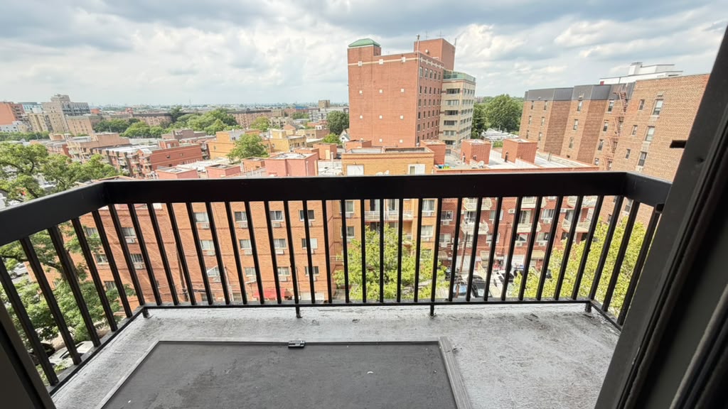 Apartment 34th Avenue  Queens, NY 11354, MLS-RD5735-17