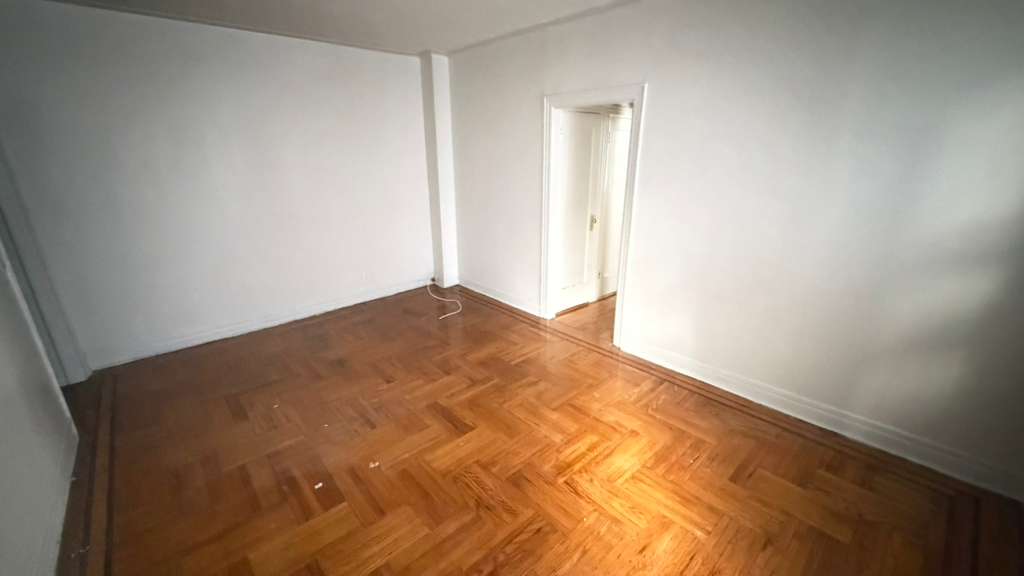 Apartment 35th Avenue Queens, NY 11372, MLS-RD5755-14
