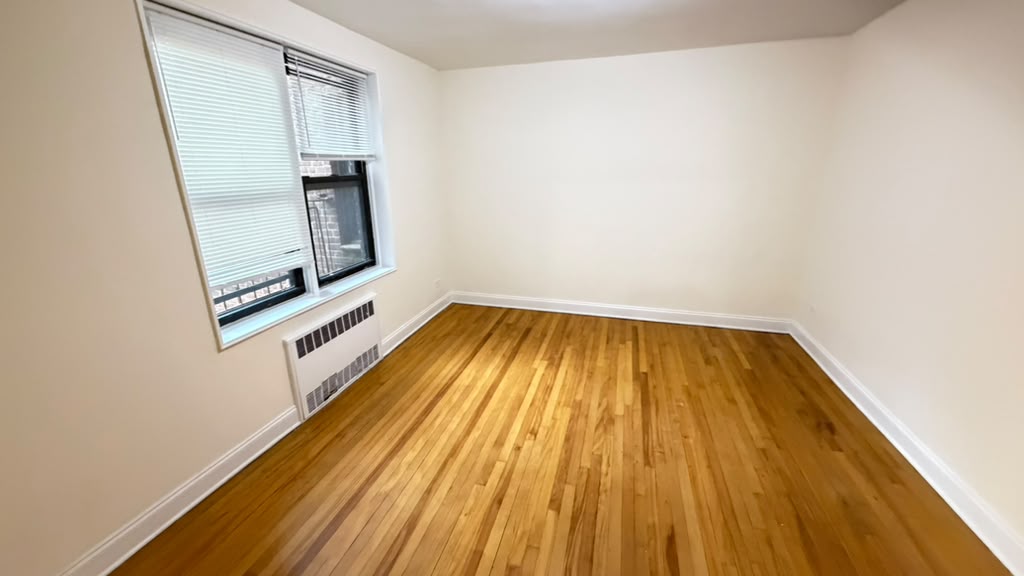 Apartment 77th Street Queens, NY 11372, MLS-RD5791-17