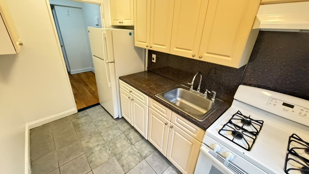 Apartment 77th Street Queens, NY 11372, MLS-RD5793-5