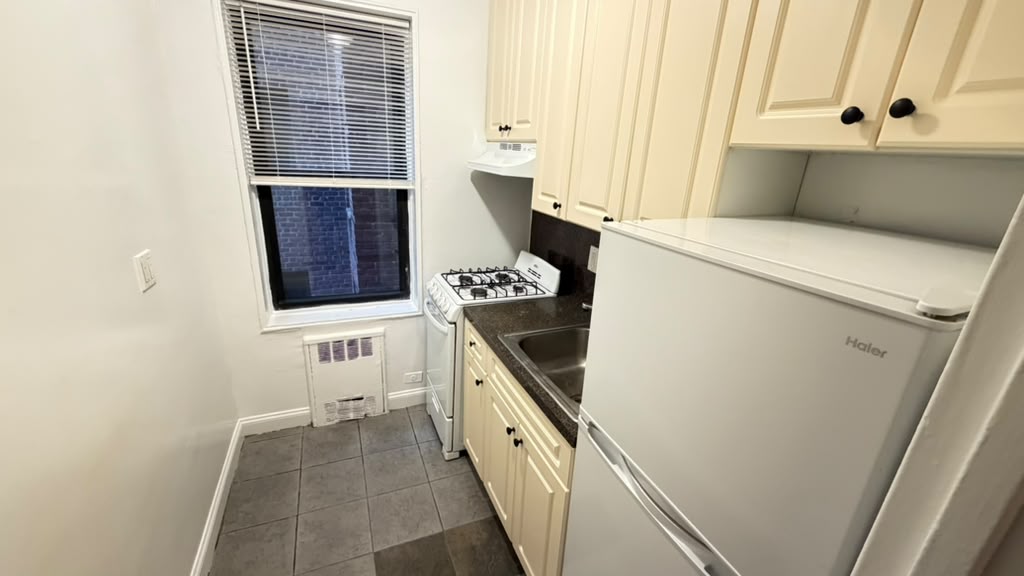 Apartment 77th Street Queens, NY 11372, MLS-RD5794-8