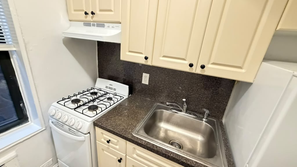 Apartment 77th Street Queens, NY 11372, MLS-RD5794-14