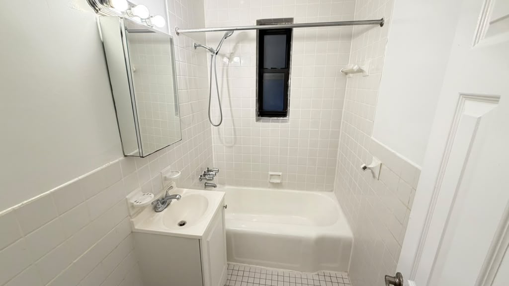 Apartment 77th Street Queens, NY 11372, MLS-RD5794-17