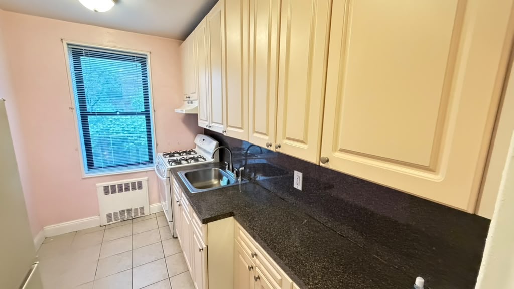 Apartment 77th Street Queens, NY 11372, MLS-RD5795-2