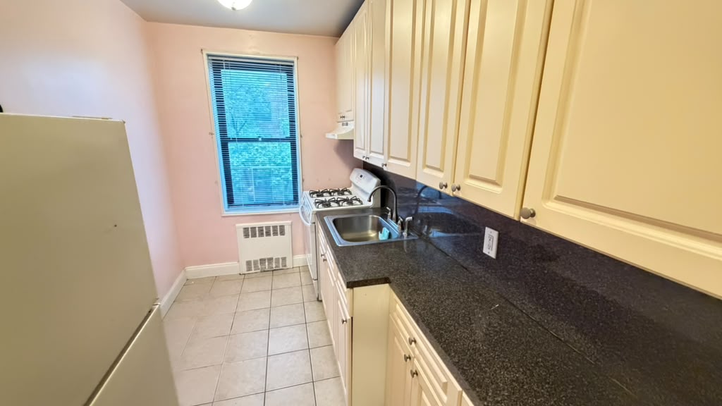 Apartment 77th Street Queens, NY 11372, MLS-RD5795-13