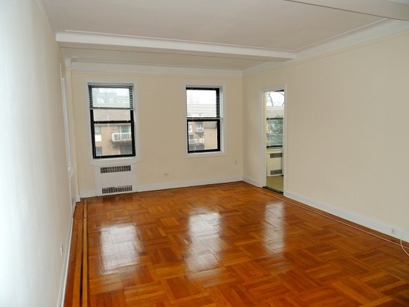 Apartment Ava Pl  Queens, NY 11432, MLS-RD925-2