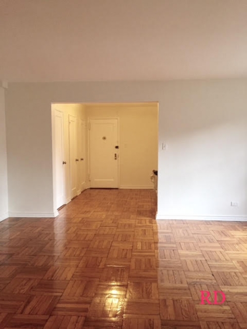 Apartment Yellowstone Blvd  Queens, NY 11375, MLS-RD1072-9
