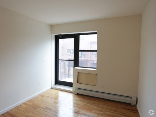 Apartment in Astoria - 31st Street  Queens, NY 11101