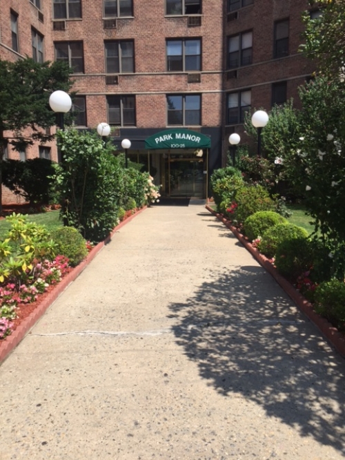 Apartment in Forest Hills - Queens Blvd  Queens, NY 11375