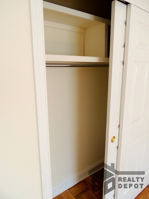 Apartment Ava Place  Queens, NY 11432, MLS-RD1366-7