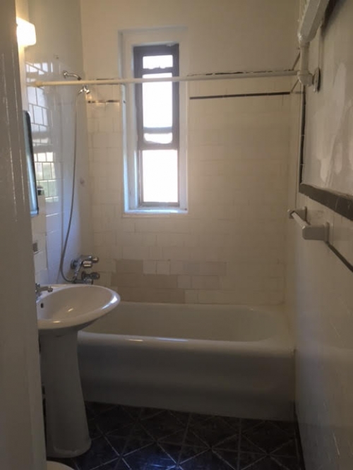 Apartment in Kew Gardens - 84th Avenue  Queens, NY 11418