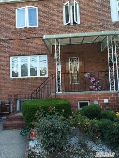 Single Family 75th Ave  Queens, NY 11366, MLS-RD413-2
