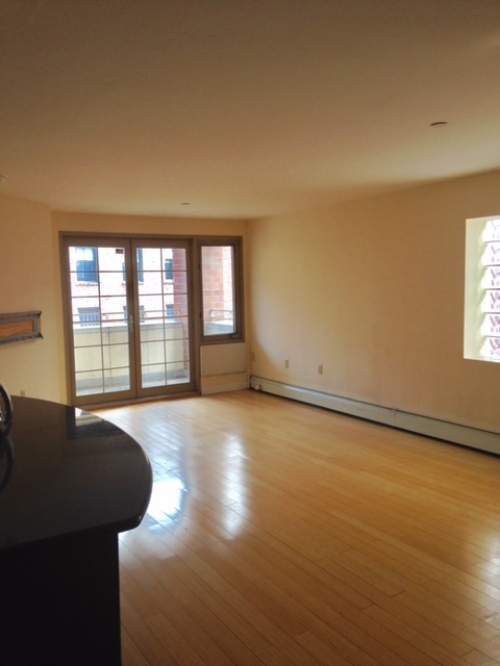 Apartment in Kew Gardens - 84th Ave  Queens, NY 11415