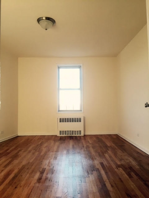Apartment in Woodhaven - 88th Ave  Queens, NY 11421